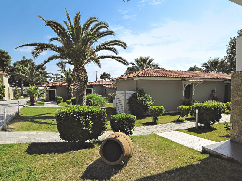 Lagomandra Beach Hotel 1