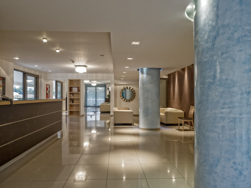 Lagomandra Beach Hotel 3