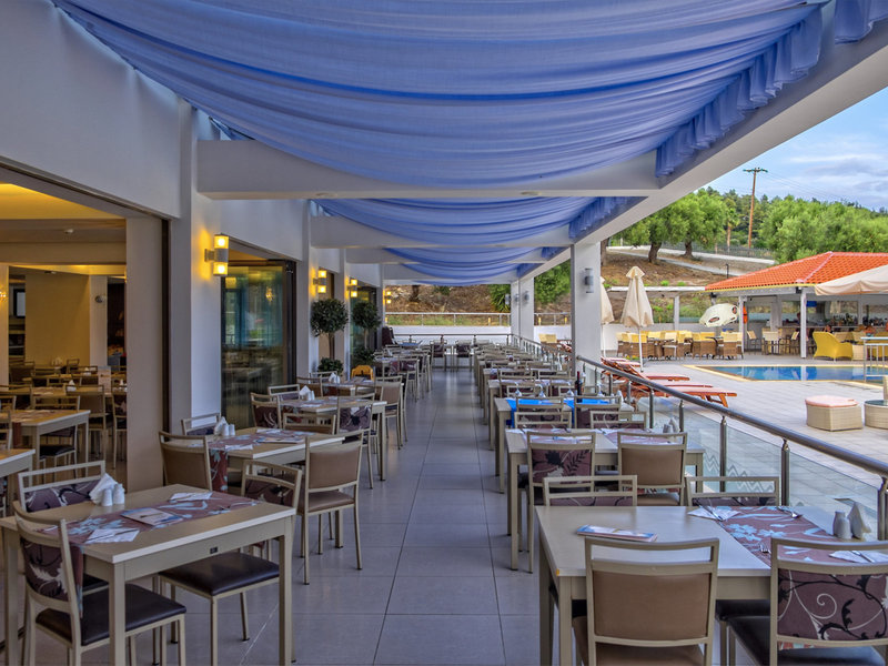 Lagomandra Beach Hotel 4