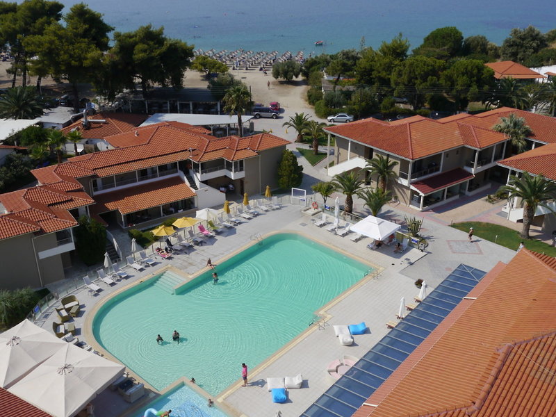 Lagomandra Beach Hotel 5
