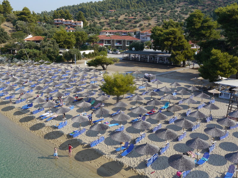 Lagomandra Beach Hotel 11