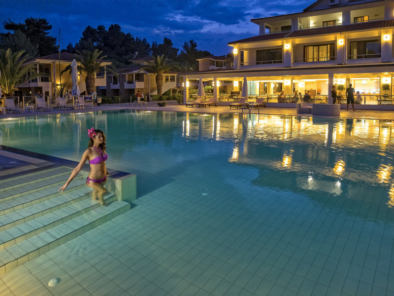 Lagomandra Beach Hotel 17