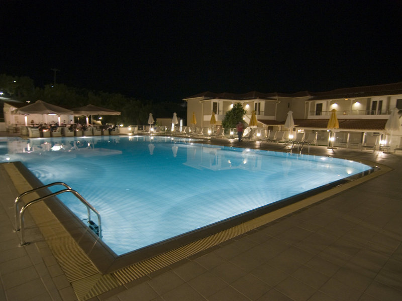 Lagomandra Beach Hotel 18
