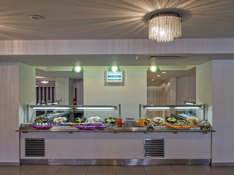 Lagomandra Beach Hotel 24