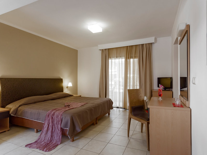 Lagomandra Beach Hotel 39