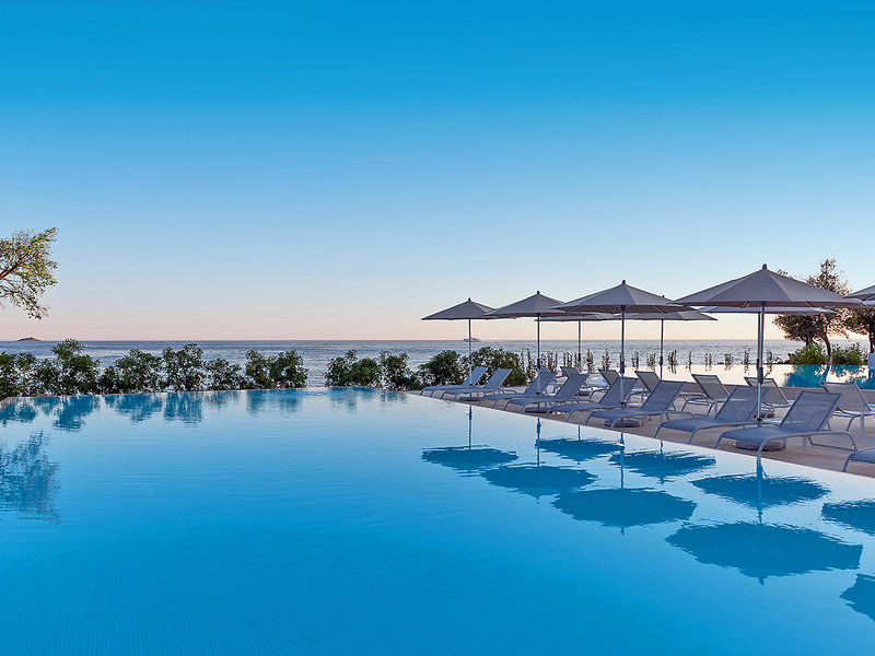 Maistra Select Amarin Resort 4