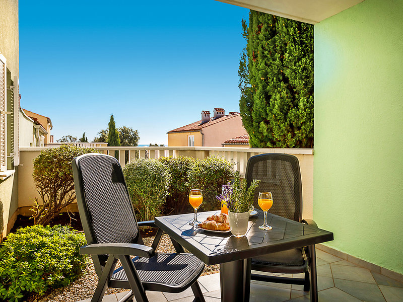 Maistra Select Amarin Resort 8