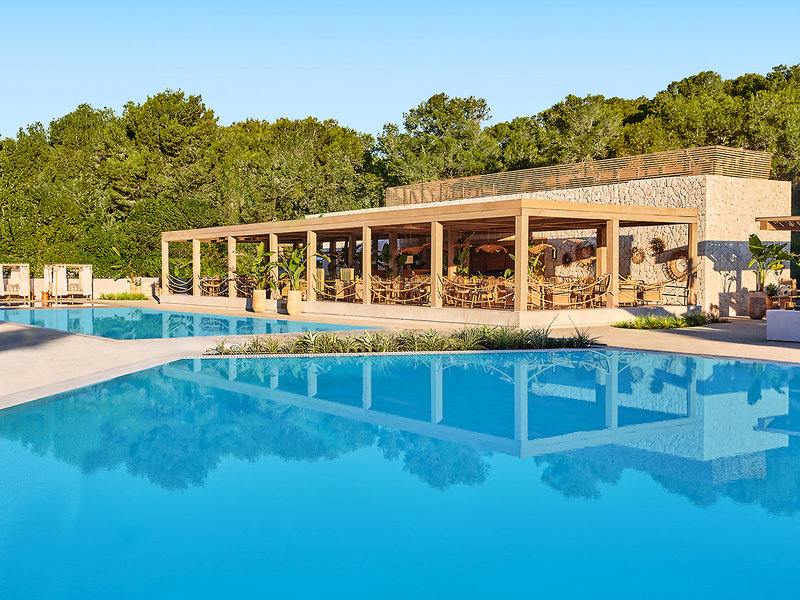 Blau Privilege Porto Petro Beach Resort & Spa 7