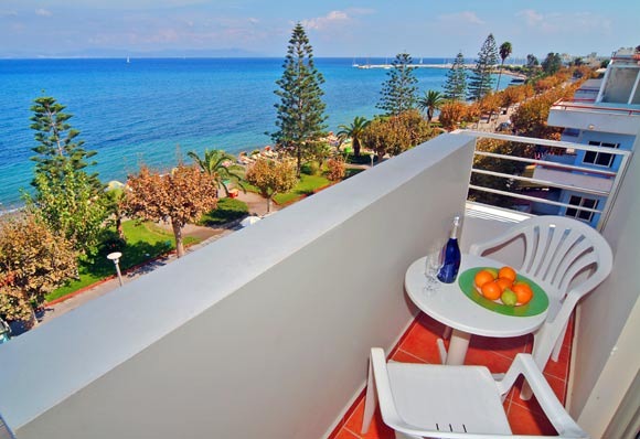 Hotel Triton 2