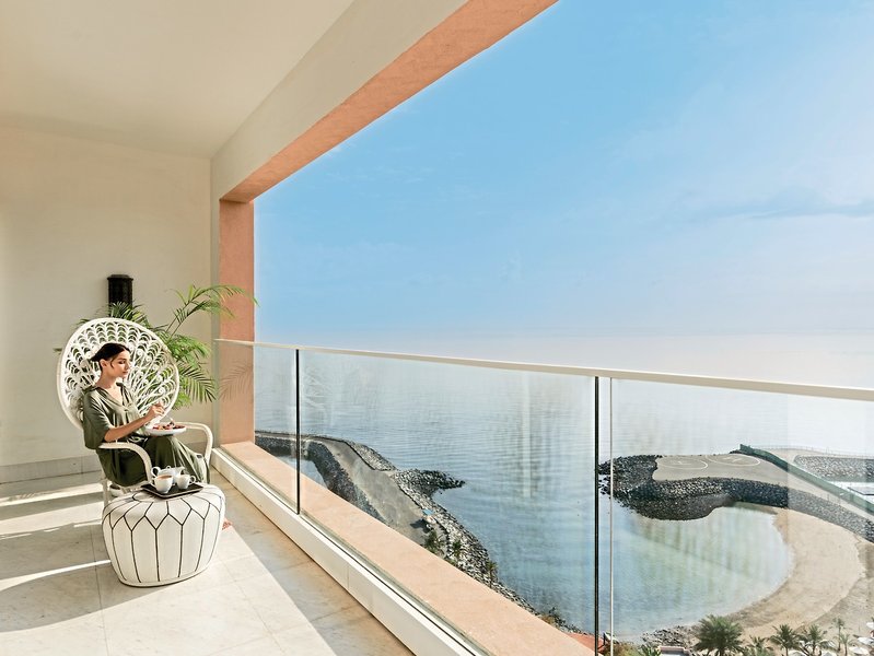 Fairmont Fujairah Beach Resort 9
