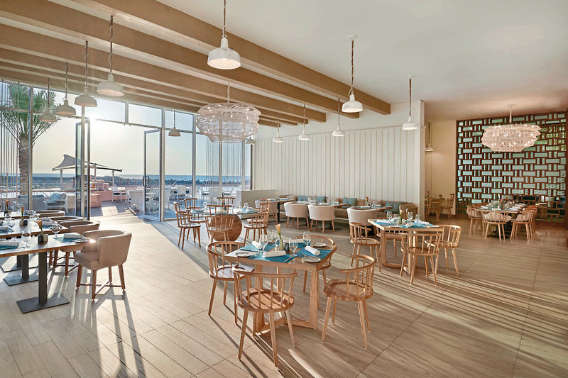 Fairmont Fujairah Beach Resort 12