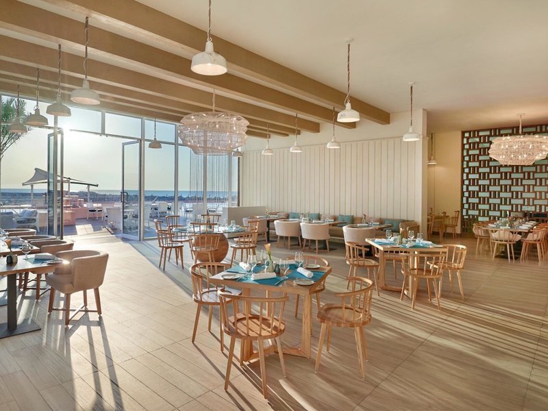 Fairmont Fujairah Beach Resort 19