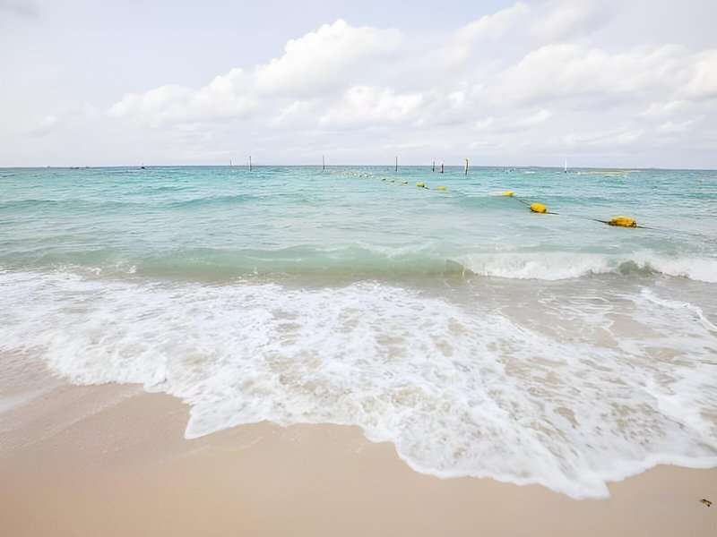 Xanadu Beach Resort 13