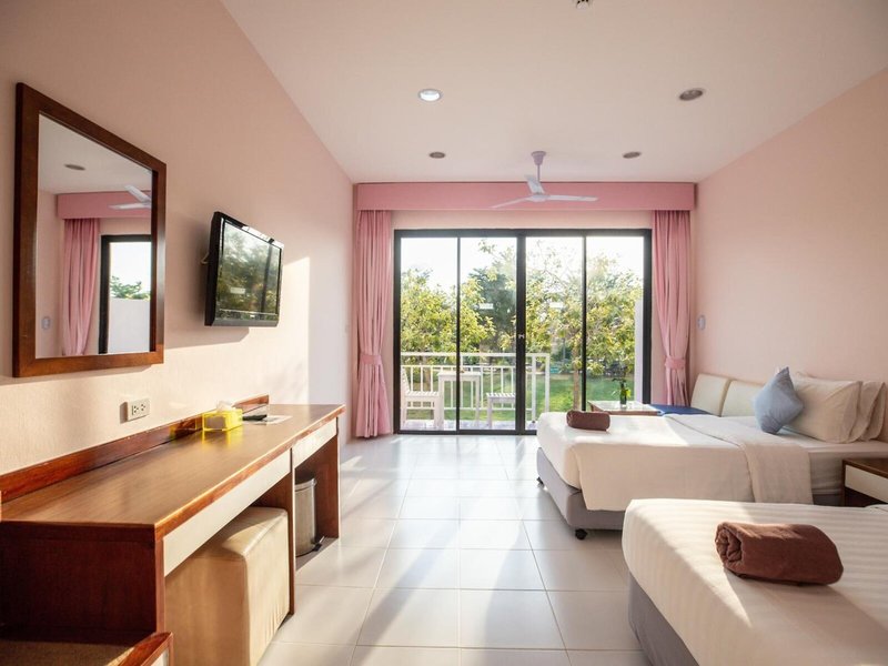 Xanadu Beach Resort 33