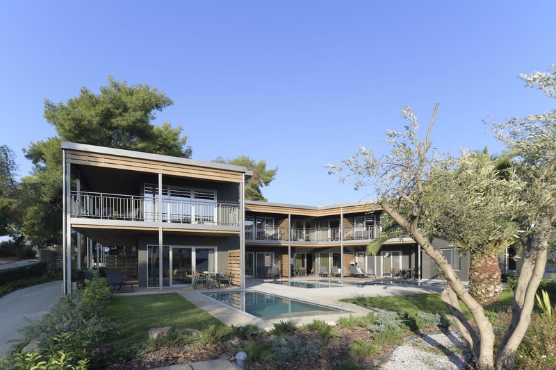 Blue Dolphin 5 - Exterior