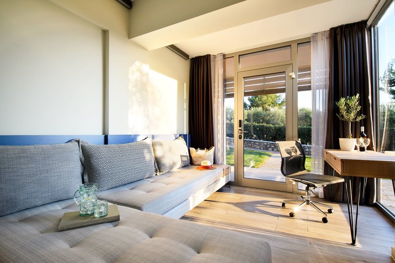 Blue Dolphin 23 - Room Example