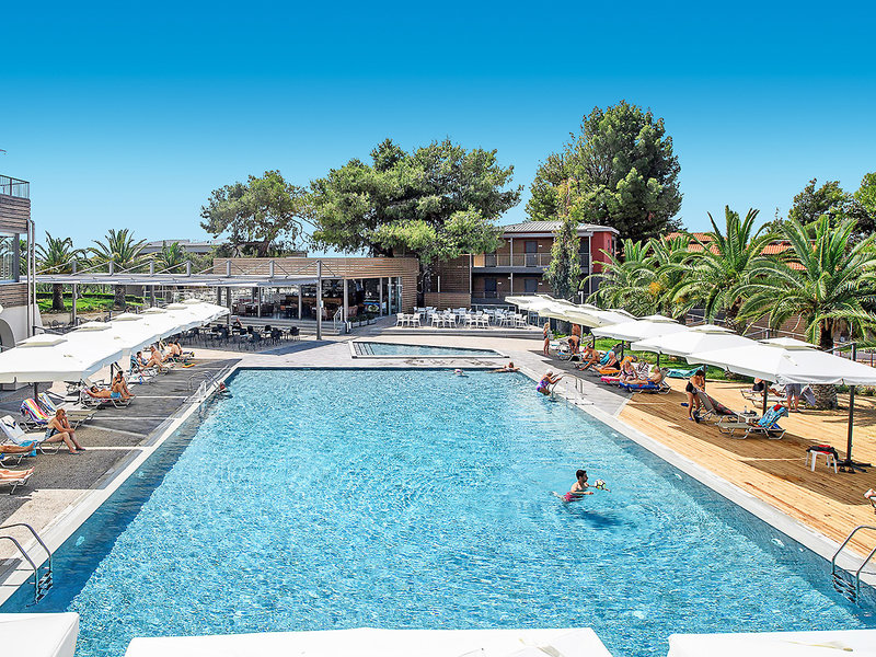 Blue Dolphin Hotel 5