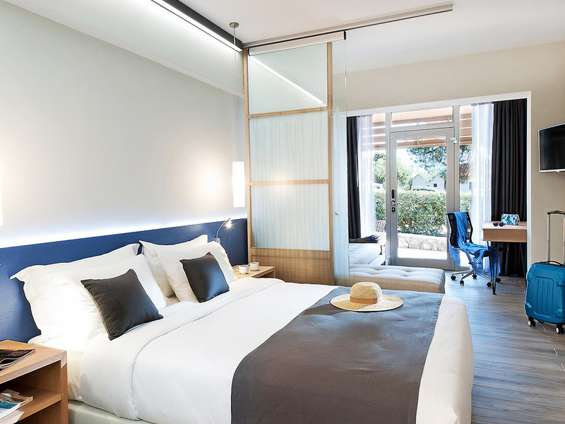 Blue Dolphin Hotel 18