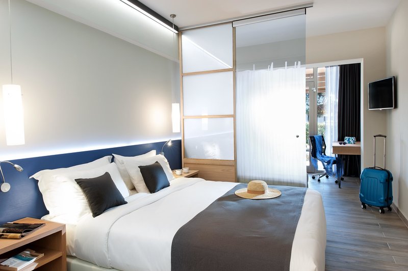 Blue Dolphin Hotel 35