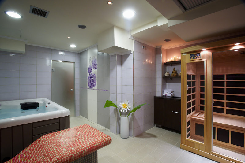 Blue Dolphin Hotel 85