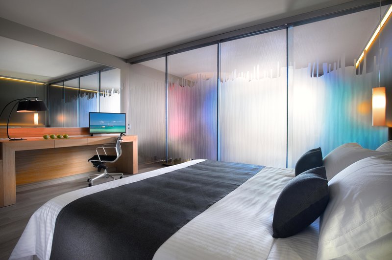 Blue Dolphin Hotel 80