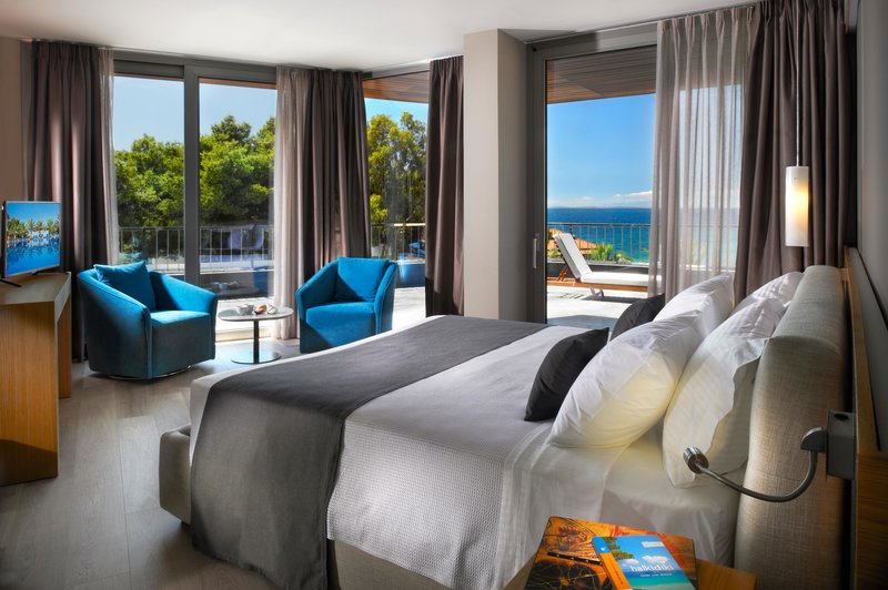 Blue Dolphin Hotel 85