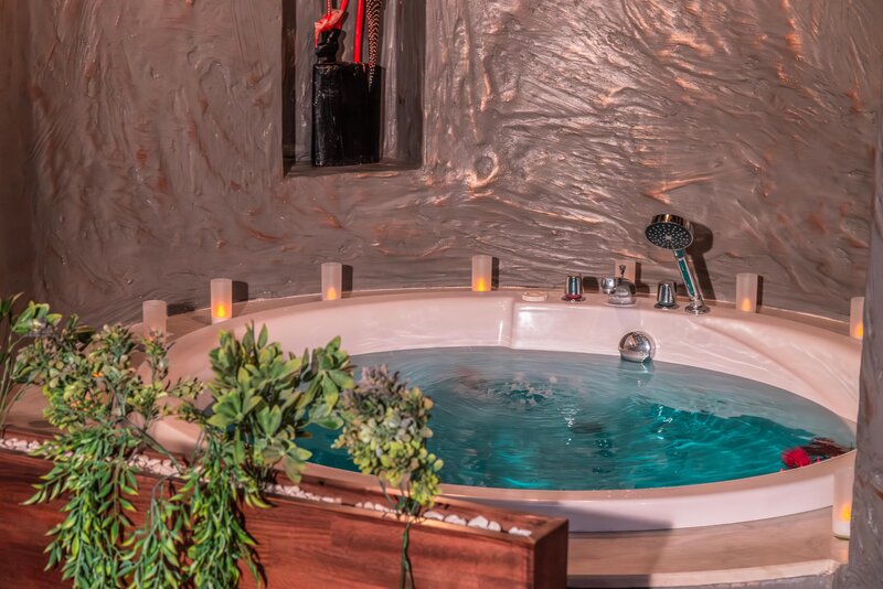 Royal Wings Hotel 79