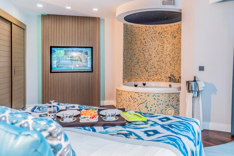 Royal Wings Hotel 84