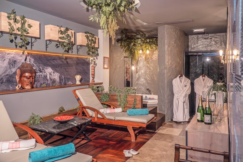 Royal Wings Hotel 53