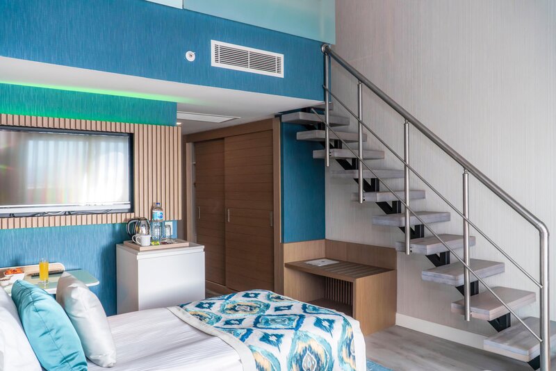 Royal Wings Hotel 69