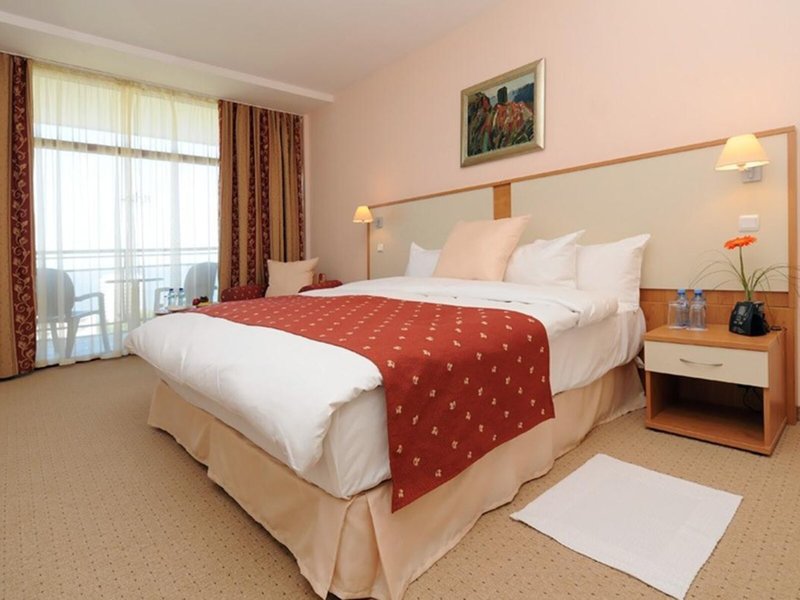 Doubletree by Hilton Varna Golden Sands 28 - Room Example