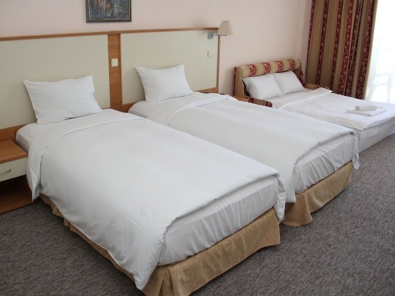 Doubletree by Hilton Varna Golden Sands 31 - Room Example