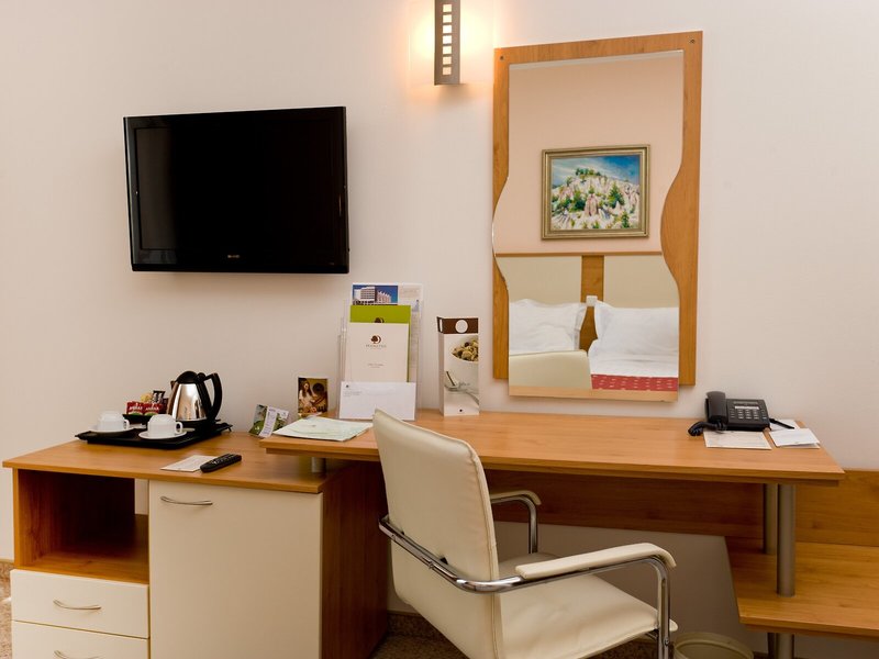Doubletree by Hilton Varna Golden Sands 33 - Room Example