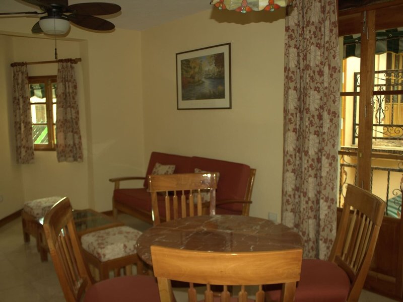 Cancun International Suites 5