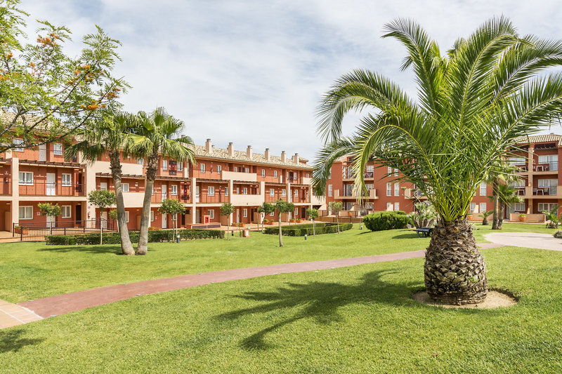 Aparthotel ILUNION Sancti Petri 10