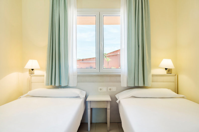 Aparthotel ILUNION Sancti Petri 17