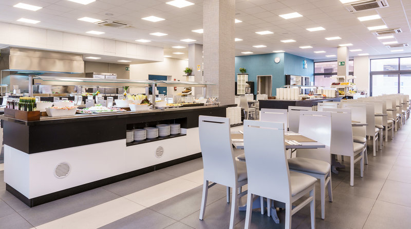 Aparthotel ILUNION Sancti Petri 9