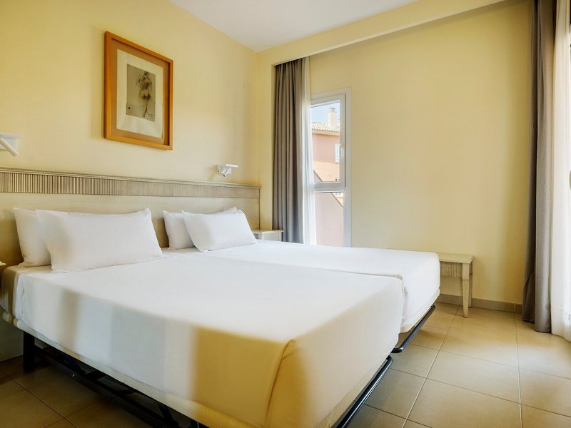 Ilunion Sancti Petri 48