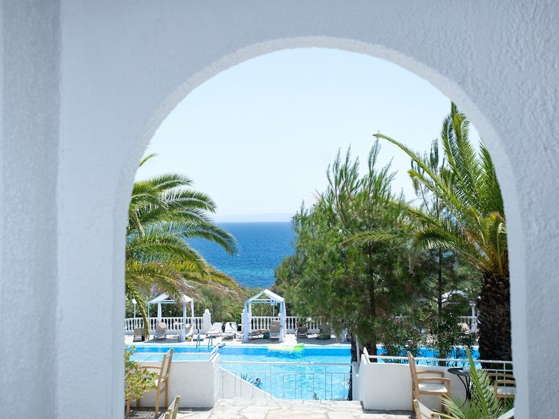 Bianco Olympico Beach Hotel 9
