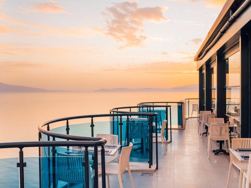 Signature Blue Resort 17