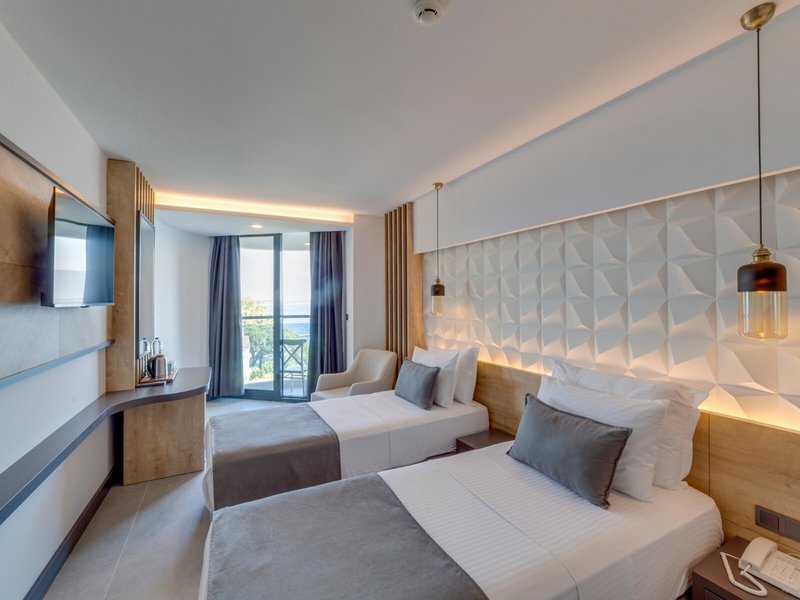 Signature Blue Resort 33