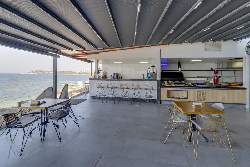 Signature Blue Resort 6