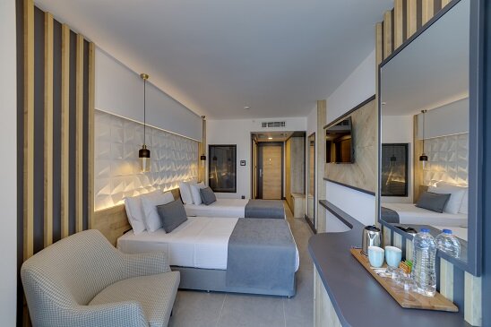 Signature Blue Resort 18