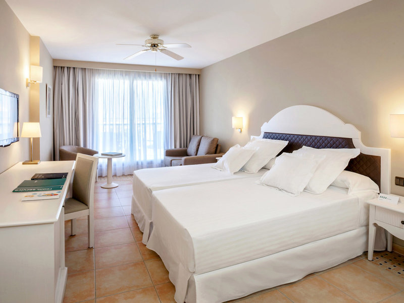 Occidental Isla Cristina 38