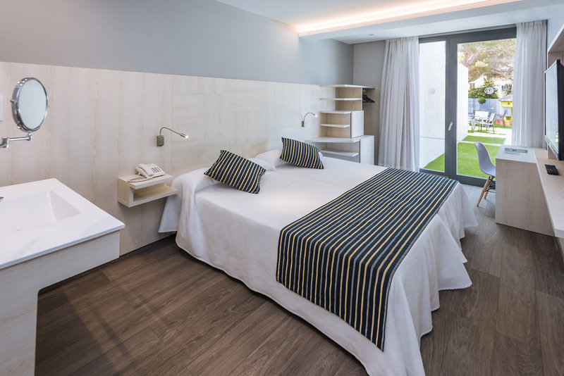 Hotel GHT Sa Riera 12