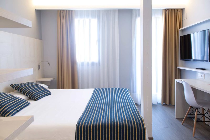Hotel GHT Sa Riera 19