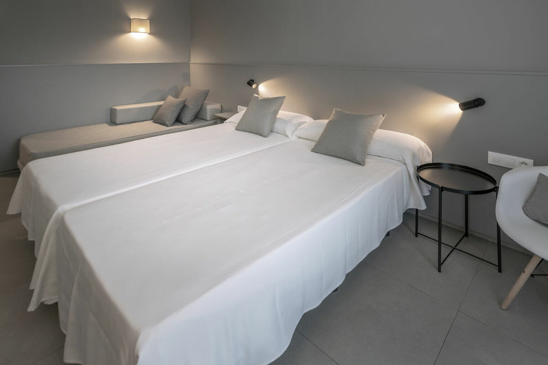 Hotel GHT Sa Riera 13