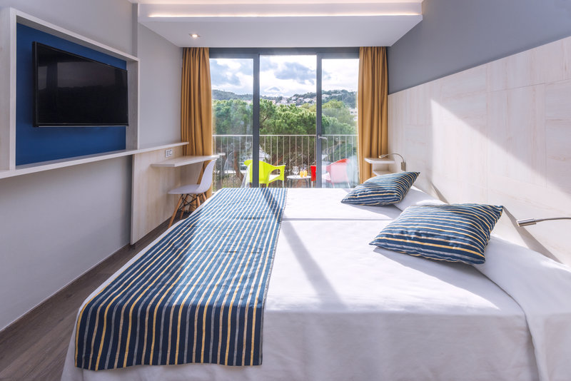 Hotel GHT Sa Riera 27