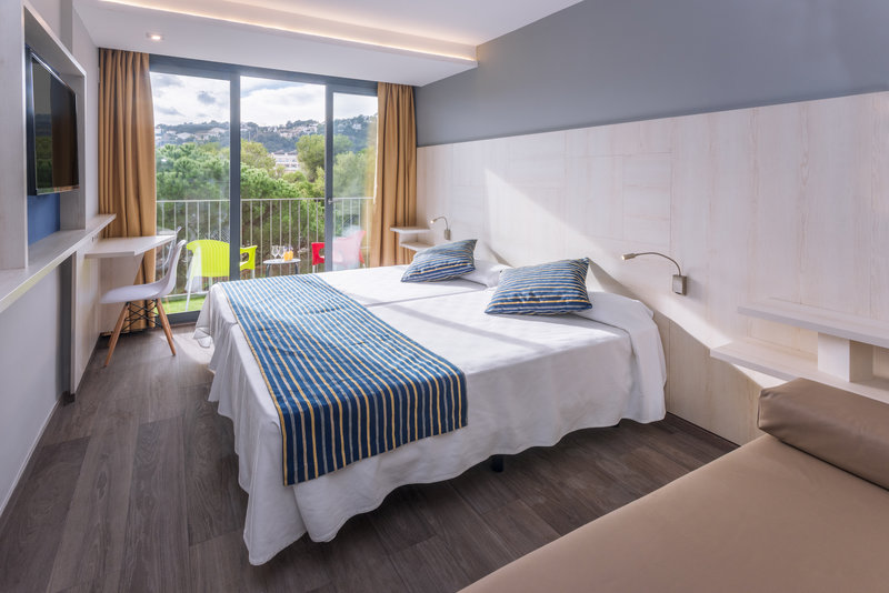 Hotel GHT Sa Riera 29