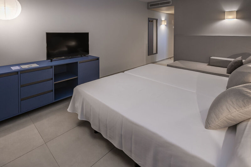 Hotel GHT Sa Riera 32